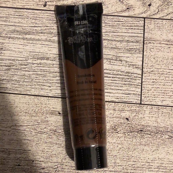 KVD Beauty Mini Lock-It Full-Coverage Long-Wear Matte Liquid Foundation - Picture 5 of 14